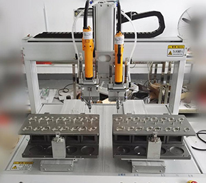 Automatic Locking Workstation
